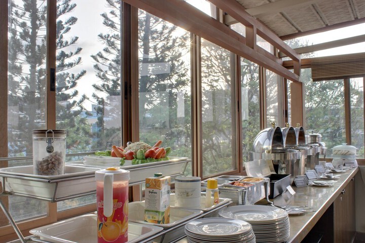 Breakfast/Coffee Service 26 of 36