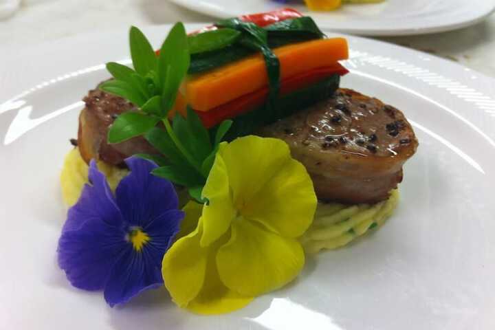 Dining 39 of 49