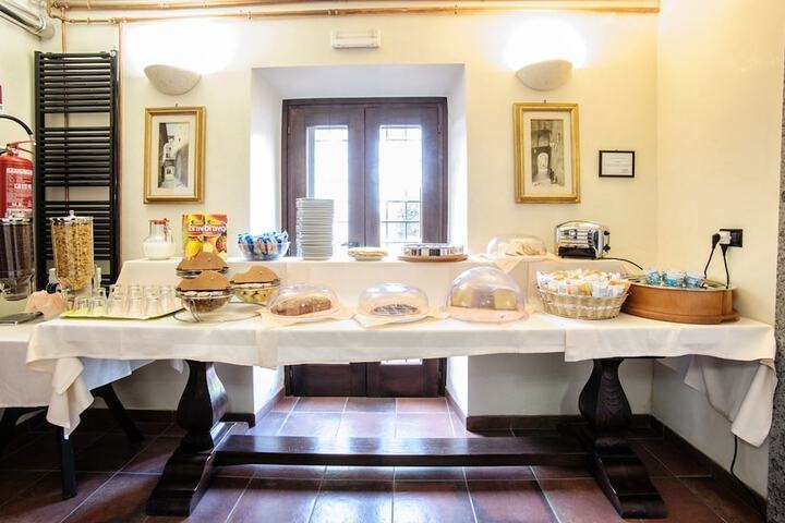Breakfast/Coffee Service 19 of 29