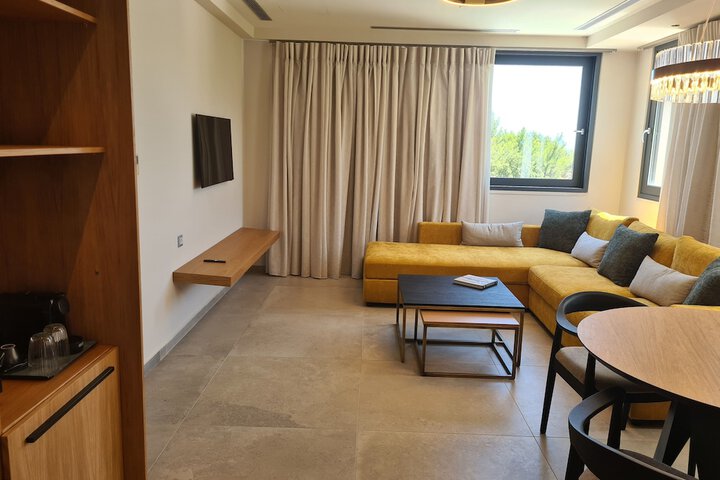 Room 36 of 115
