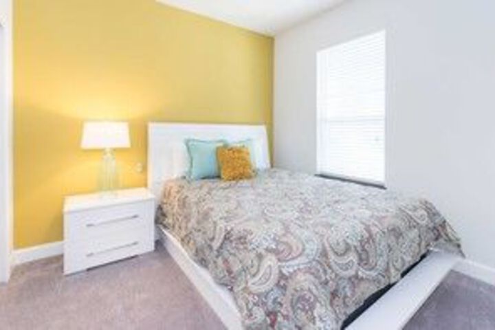 Room 15 of 28