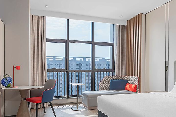 Room 21 of 46