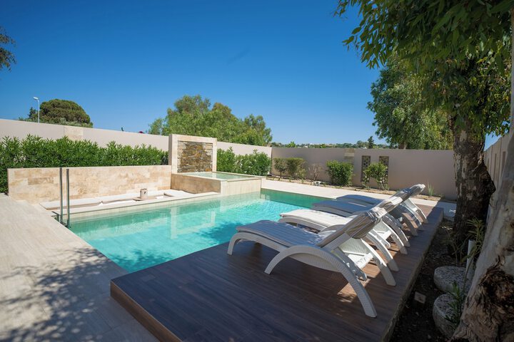 Pool 137 of 312