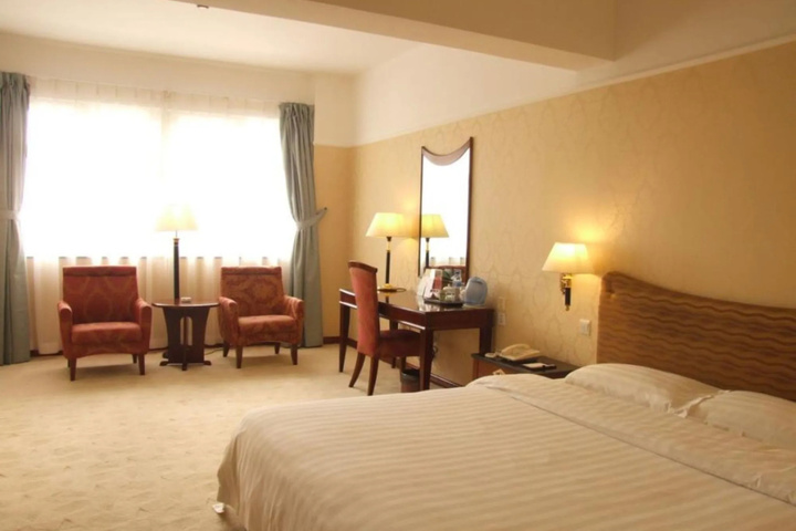 Room 5 of 25
