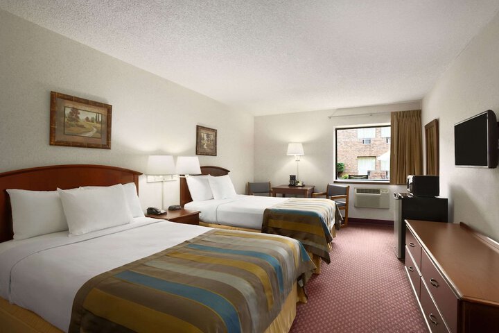2 Double Beds (1 of 3)