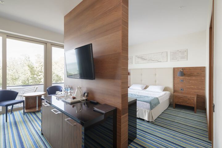 Room 42 of 75