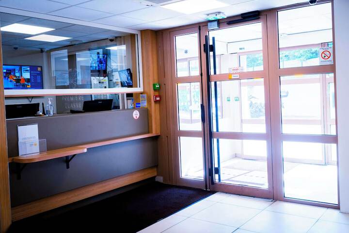 Entrance & Lobby