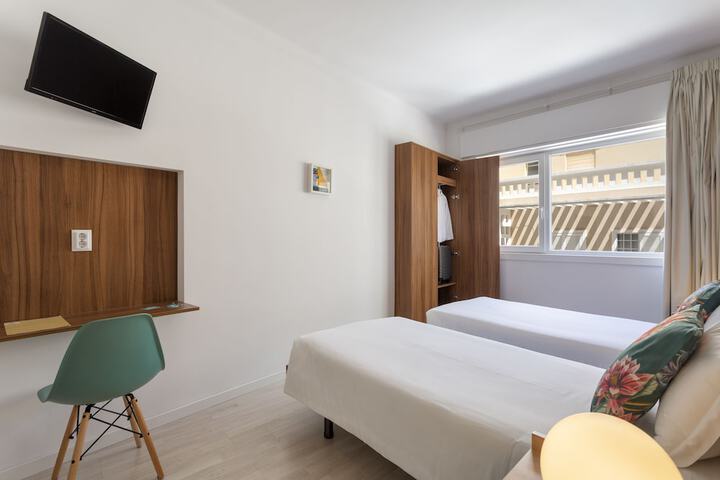 Room 10 of 36