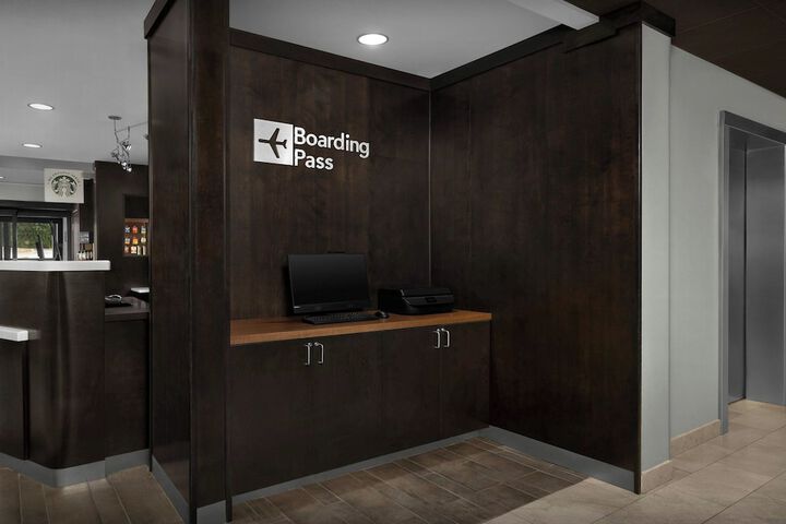 Business Center 33 of 34