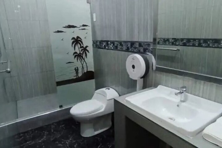 Room 12 of 17