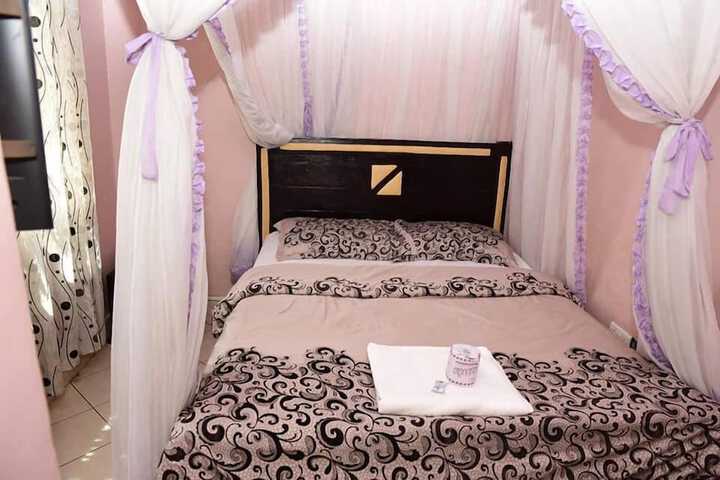 Room 10 of 37
