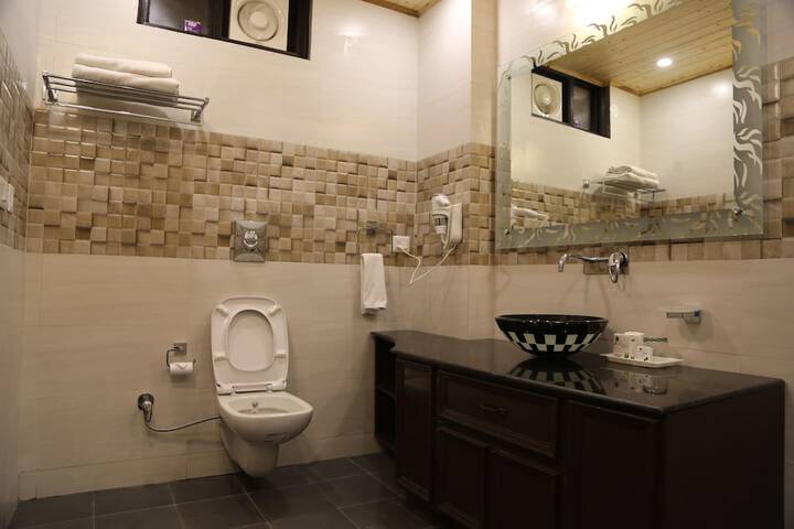 Room 14 of 21
