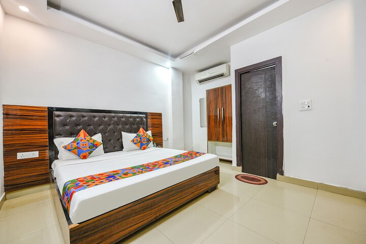 Room 12 of 24