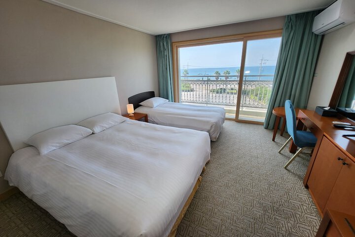 Room 15 of 22