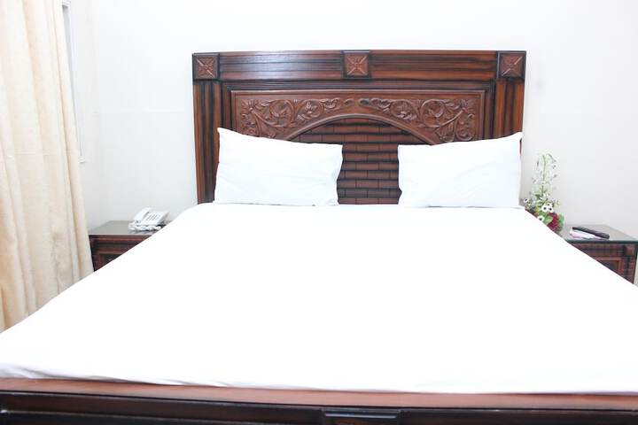 Room 20 of 33