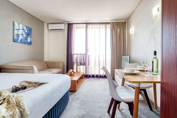 Room 18 of 80