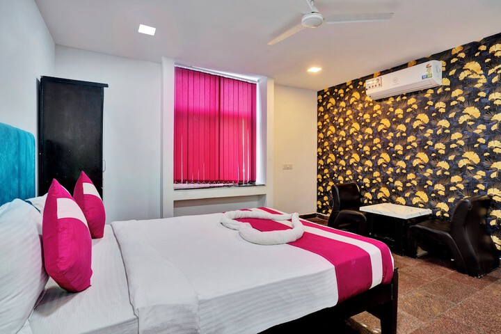 Room 8 of 10