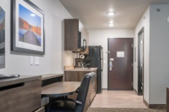 Room 73 of 142