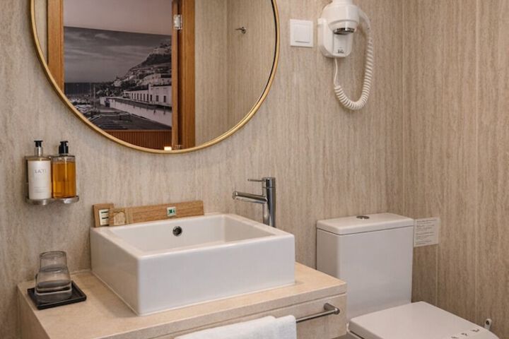 Room 17 of 21
