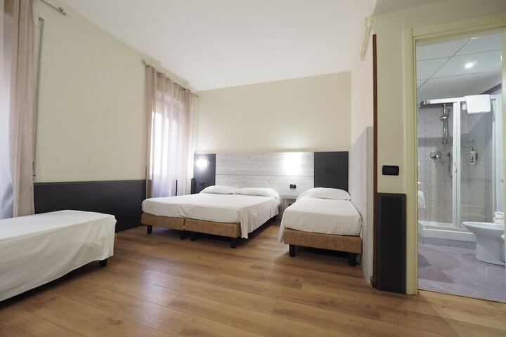 Room 45 of 114