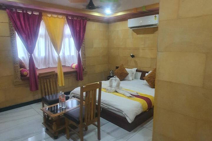 Room 7 of 17