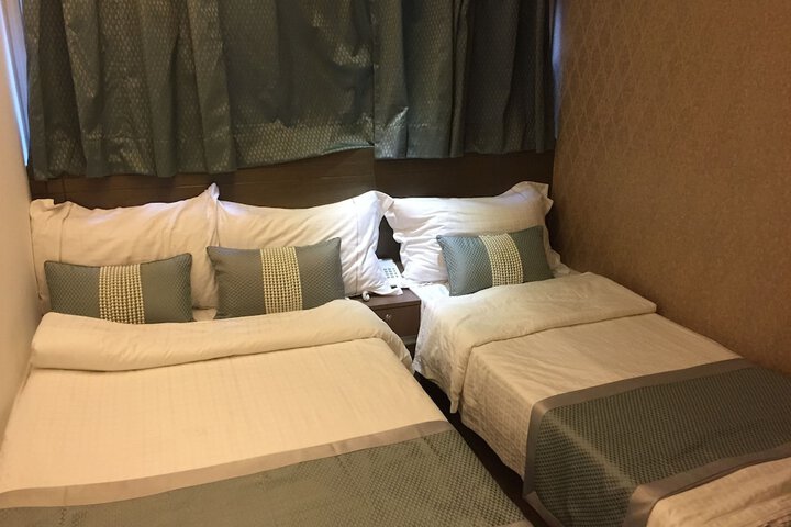 Room 8 of 49