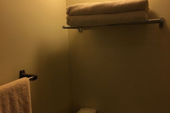 Room 17 of 35