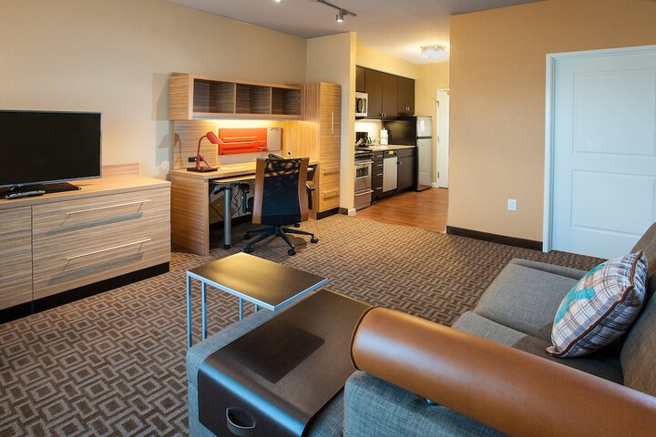 Room 8 of 47