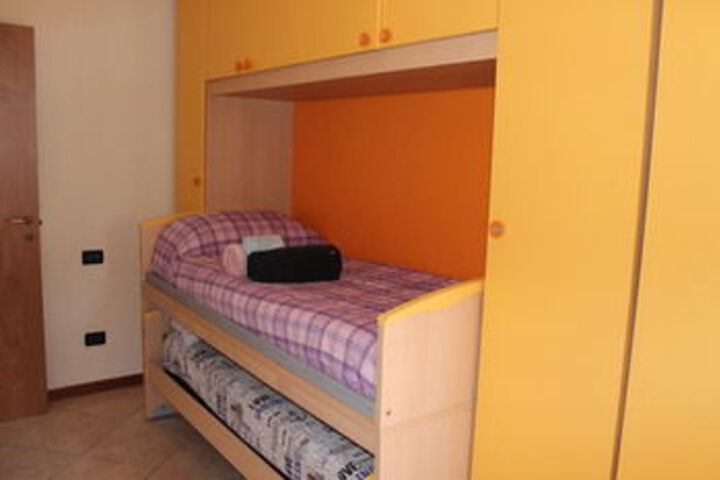 Room 208 of 499