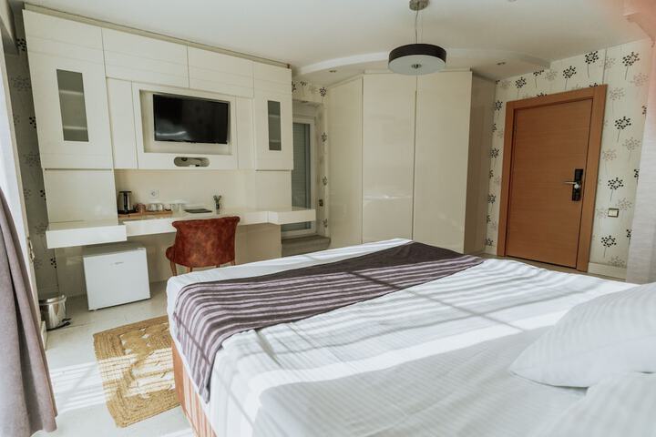 Room 37 of 66