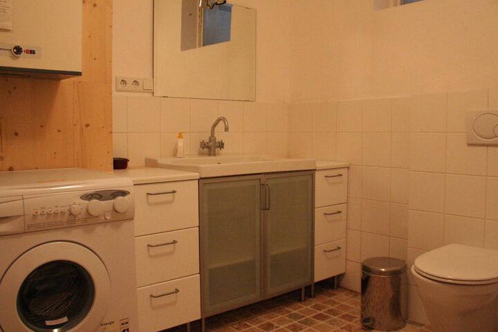 Room 9 of 35