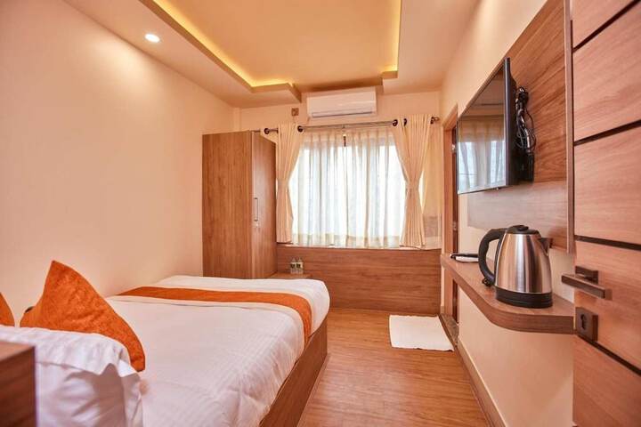 Room 3 of 9