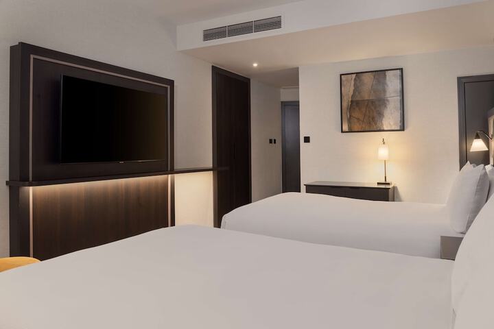Room 22 of 177