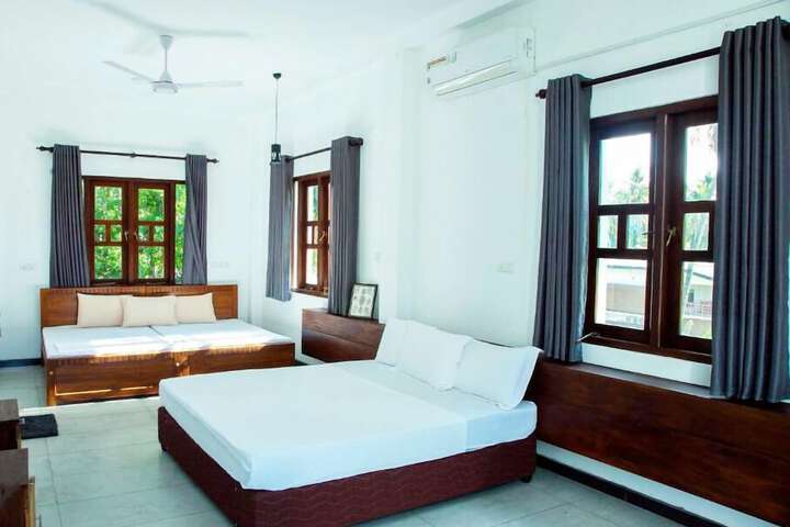 Room 4 of 20