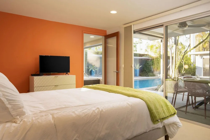 Room 5 of 22