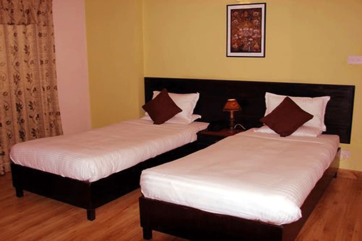 Room 13 of 25