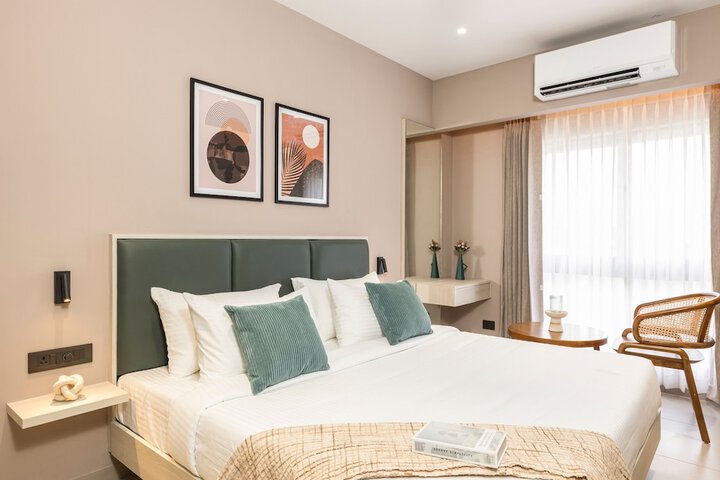 Room 6 of 24