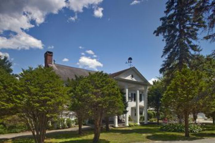 Applegate Inn in Lee, MA