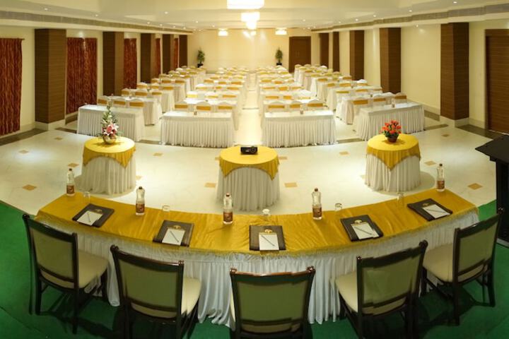 Ballroom/Hall 29 of 34