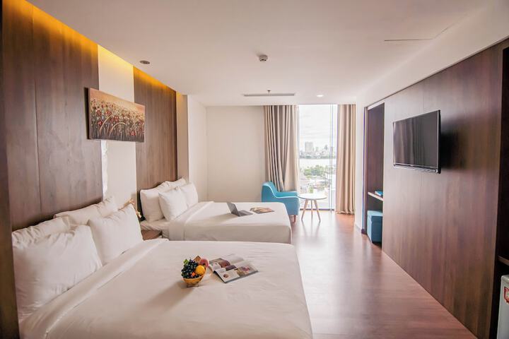 Room 14 of 76