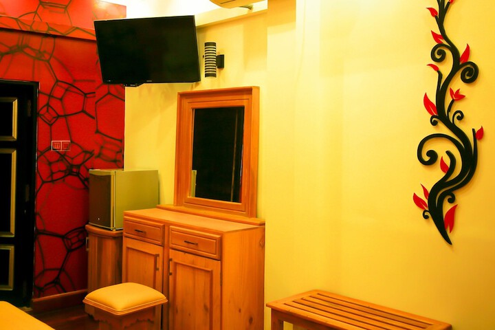 Room 41 of 230