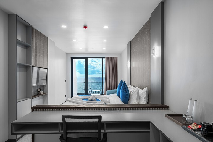 Room 25 of 43