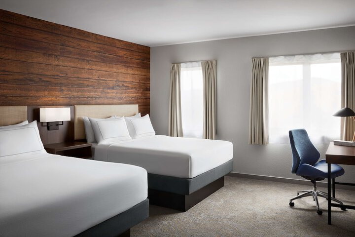 2 Double Beds (3 of 4)