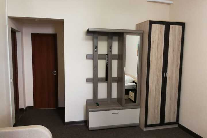 Room 10 of 94