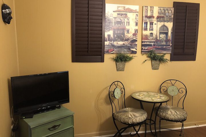 Room 12 of 30