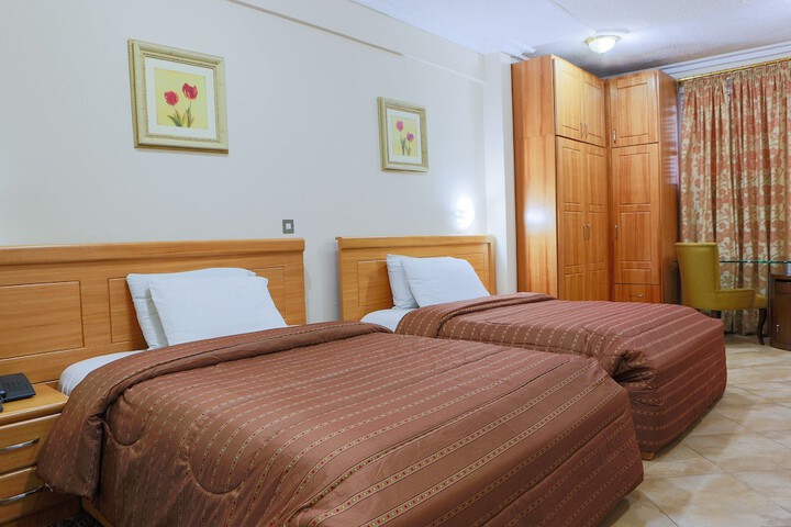 Room 2 of 31