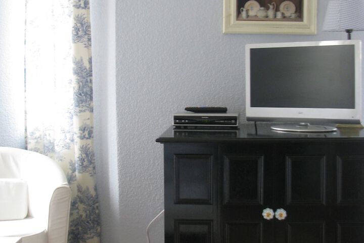 Room 8 of 32