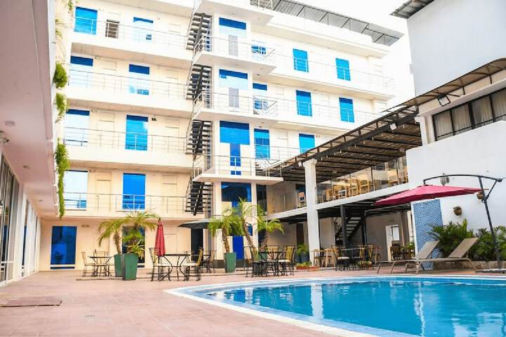 Hotel Kinova in Salinas