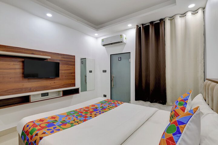 Room 17 of 30