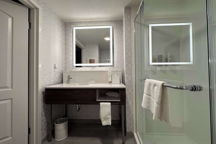 Bathroom shower